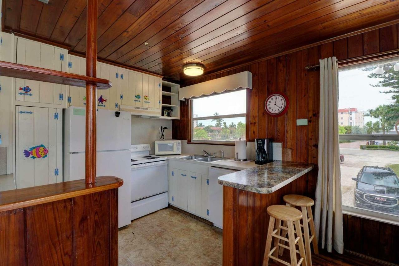 Estero Island Apartment With Boat Dock Fort Myers Beach Exterior foto